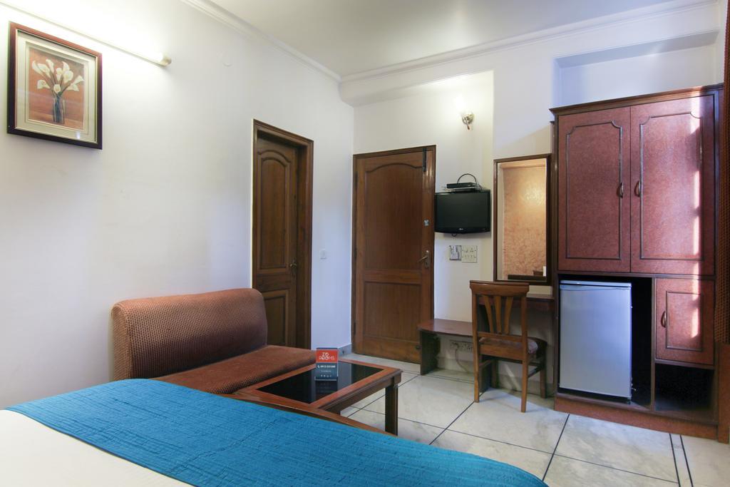 Hotel Rahul Palace Нью-Дели Экстерьер фото