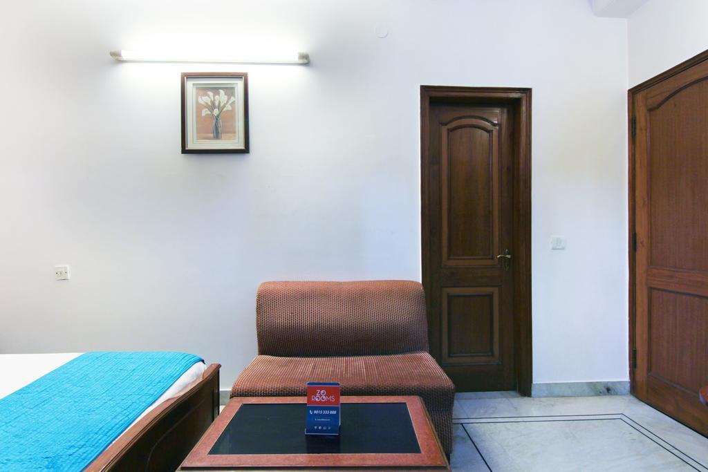 Hotel Rahul Palace Нью-Дели Экстерьер фото